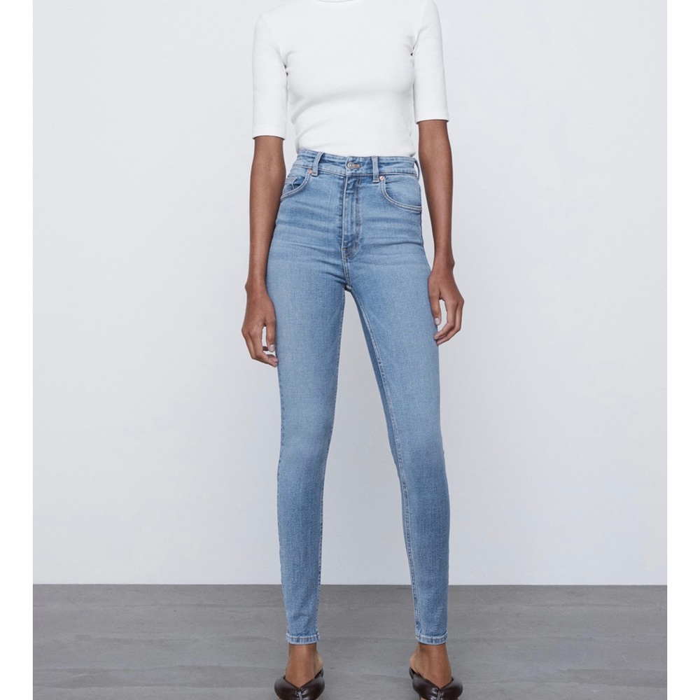 ZARA HIGH WAISTED JEANS SZ 4